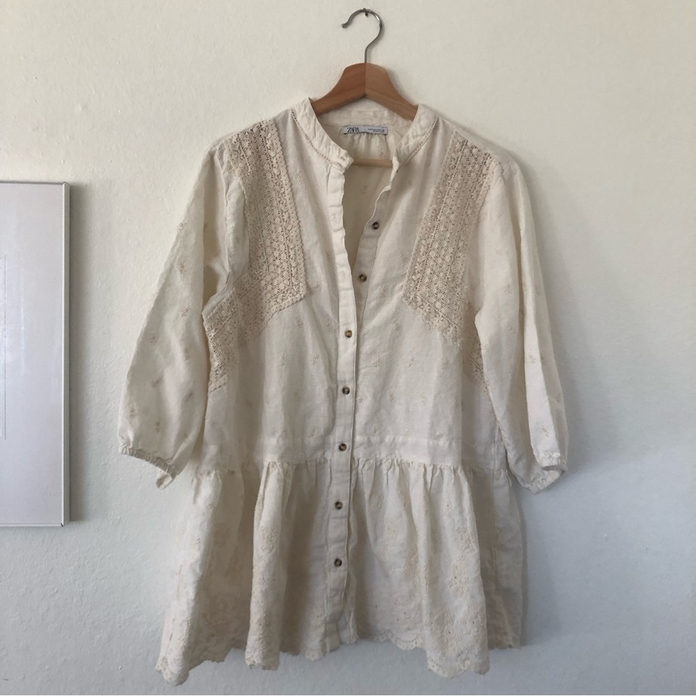 Zara Button Front Embroidered Peasant Top in Cream Sz S